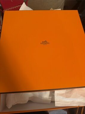 Hermès Orange Logo Box